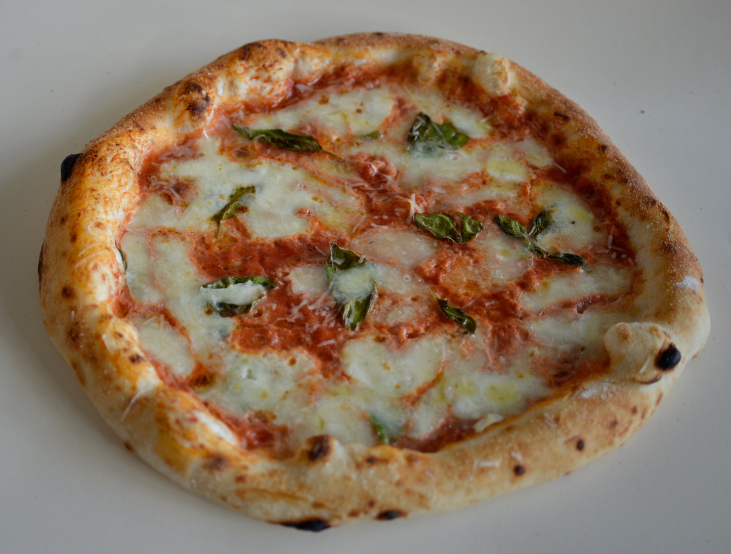 Organic pre-baked Margherita Pizza