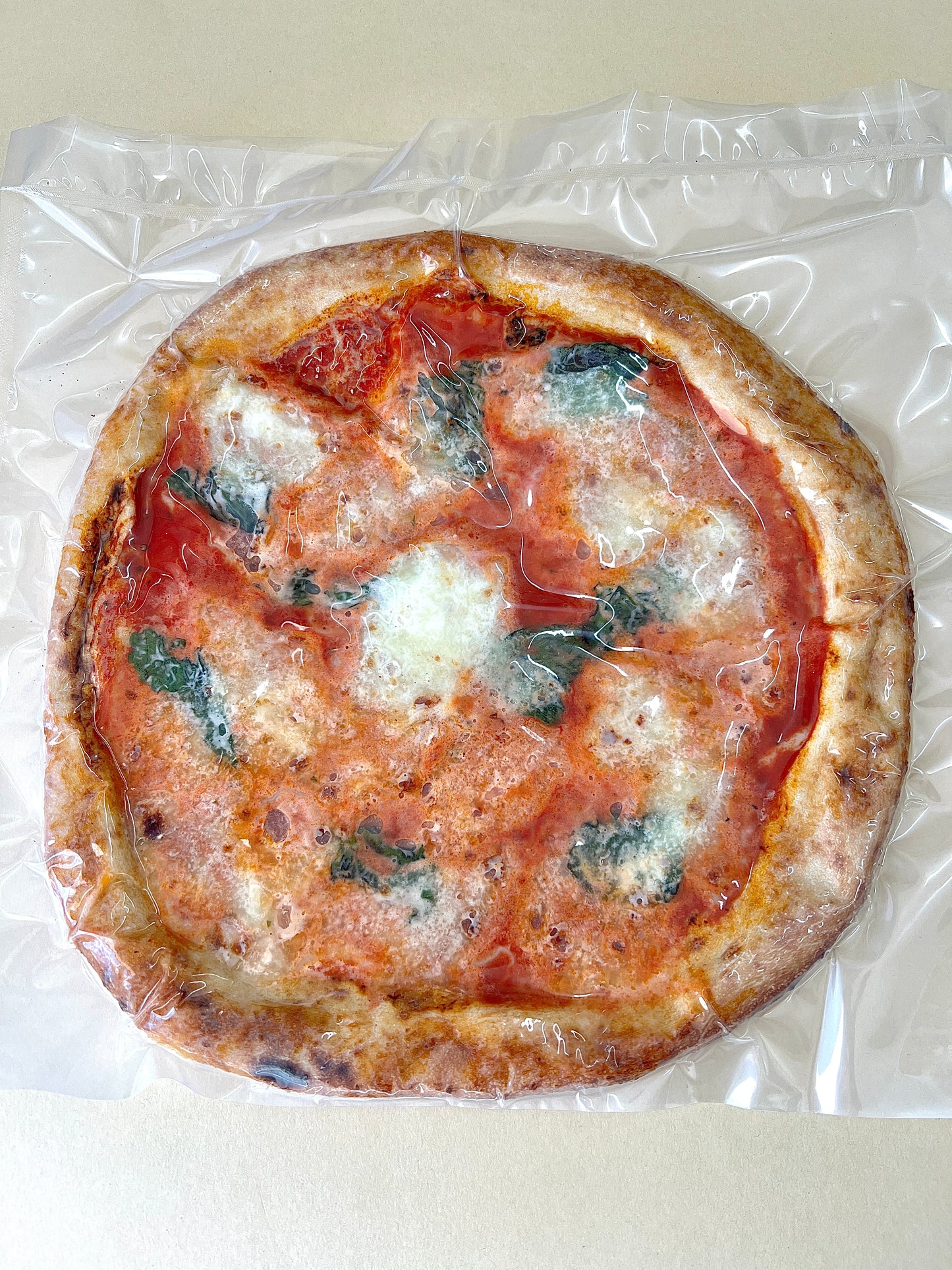 Organic pre-baked Margherita Pizza